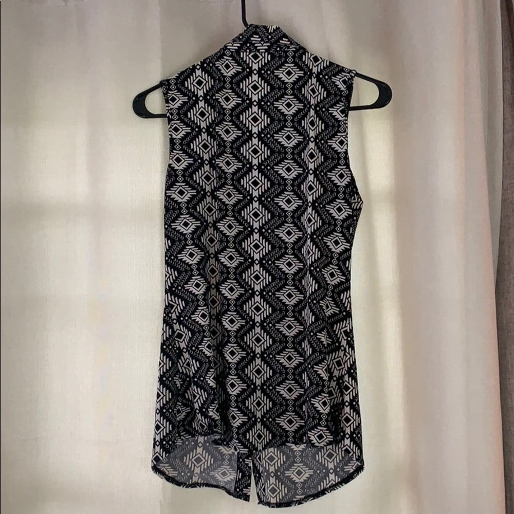 BCBG Patterned Blouse - Picture 2 of 2